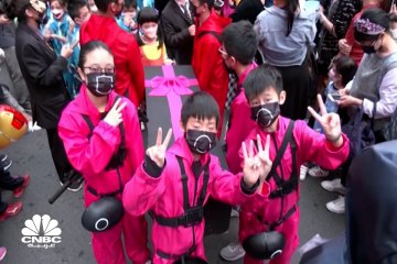 لماذا منعت أميركا أزياء Squid Game في الهالوين؟