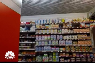 العقود الآجلة لمسحوق الحليب تلامس أعلى مستويات منذ 2014