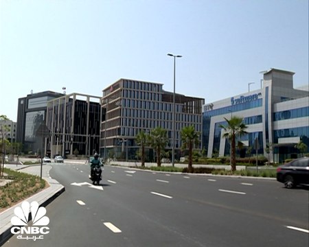 دبي تداوي جراح فرض الضريبة الجديدة بخفض رسوم الأنشطة التجارية