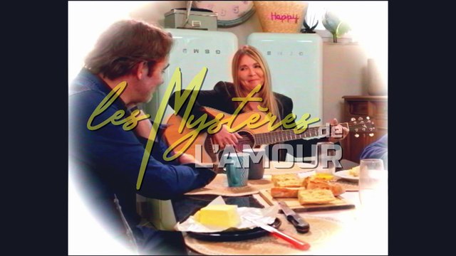 A l’occasion des 30 ans de la saga Hélène et les garçons , la série de TMC Les mystères de l’amour revisite son générique - Regardez