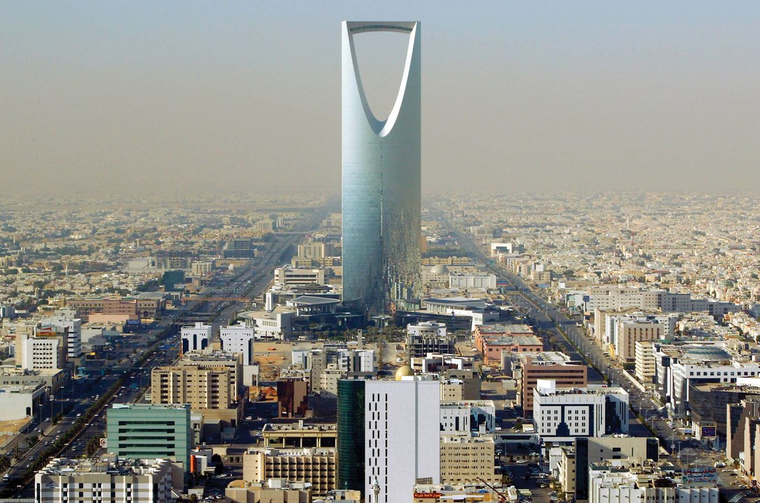 المؤشر السعودي يغلق عند أعلى مستوياته في أكثر م...