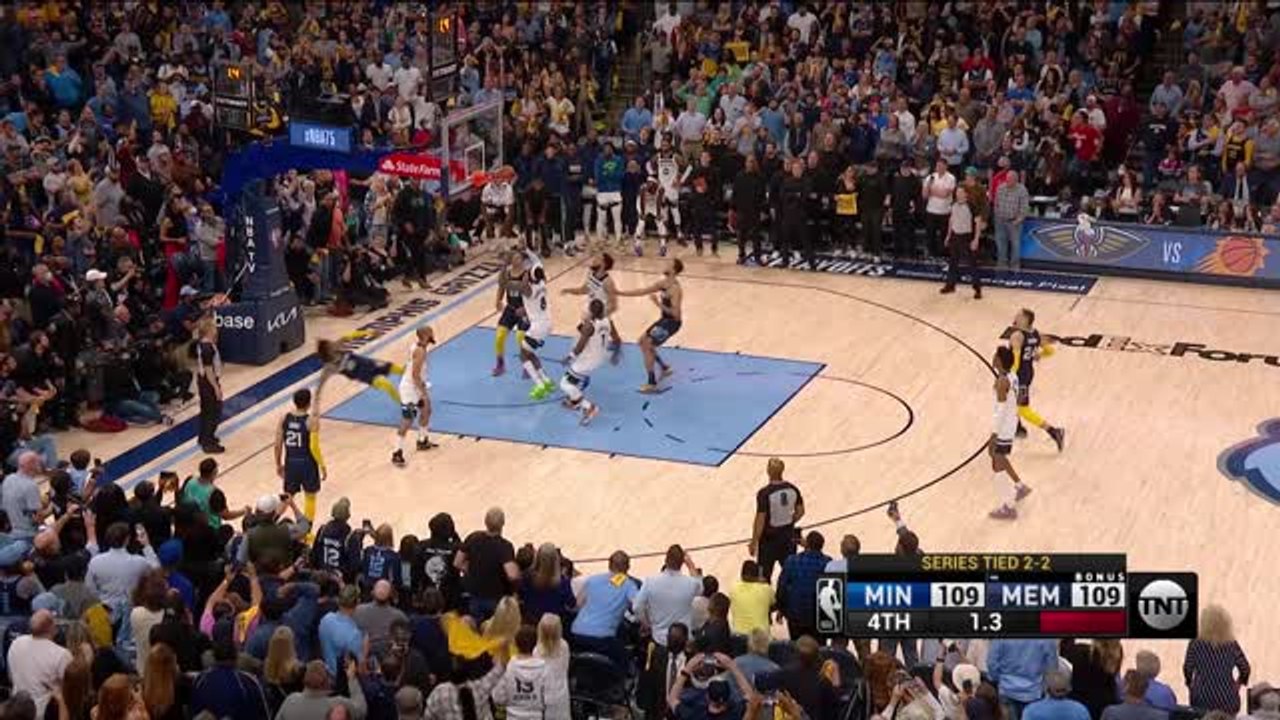 Ja Morant snatches win with last-second layup