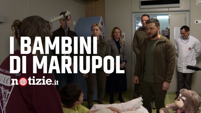 Guerra Russia-Ucraina, Zelensky in ospedale per visitare i bambini di Mariupol rimasti feriti