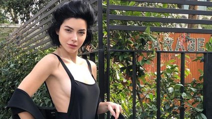 Yaz sezonunu açan Merve Boluğur, cüretkar mayosuyla poz verdi