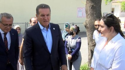 SARIGÜL'DEN BAKIRKÖY CEZAEVİ ÖNÜNDE AF ÇAĞRISI