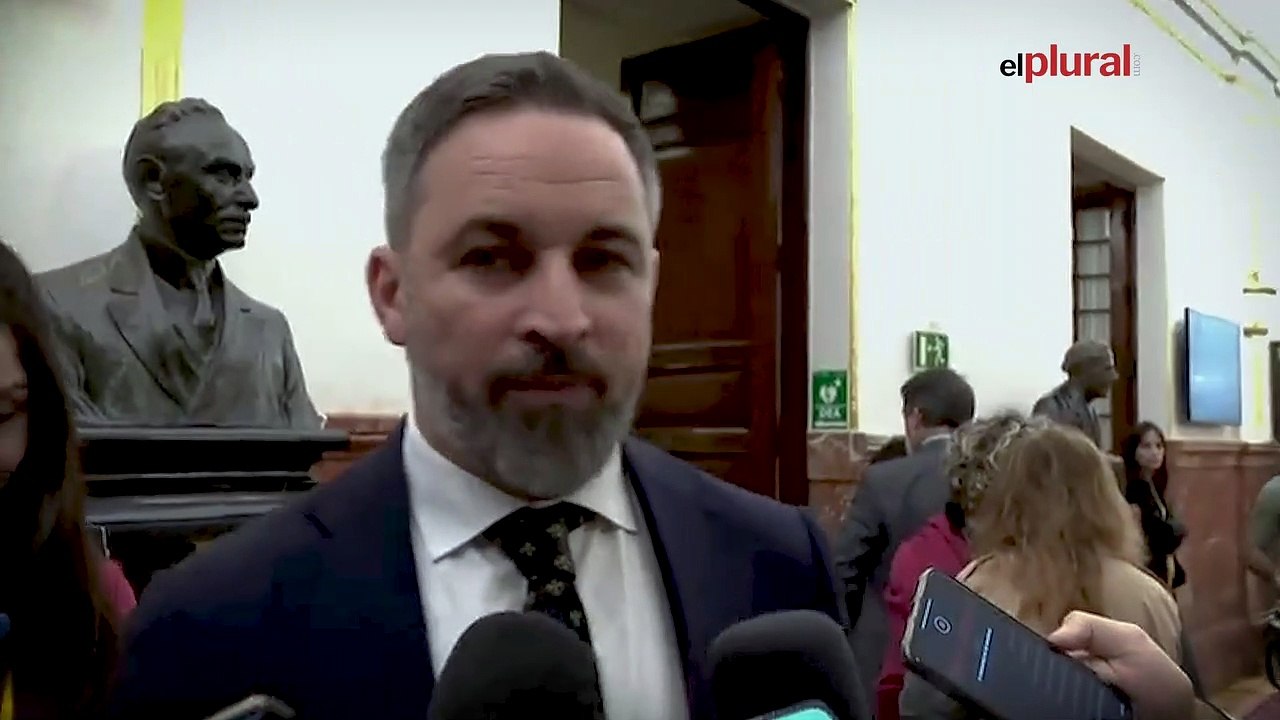 Abascal unge a Macarena Olona como candidata de Vox para Andalucía