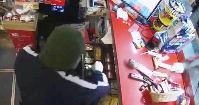 Gela (CL) - Droga e rapine, 9 arresti. Ci sono anche autori colpo tabaccheria stazione (27.04.22)