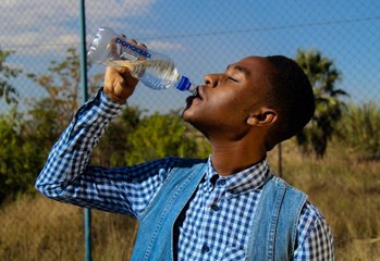 তাপপ্রবাহ থেকে কীভাবে নিজেকে রক্ষা করবেন জানালেন ডঃ অপরূপা ঘোষ |Oneindia Bengali