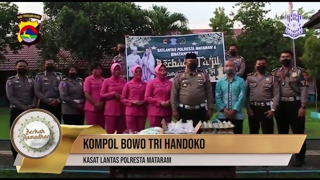 Sat Lantas Polresta Mataram Kunjungi Slb-a Yptn Mataram Bagikan Takjil Dan Sembako