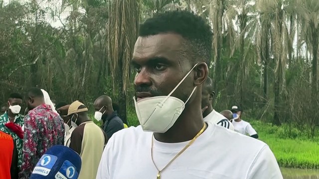 Nigeria conducts mass burial for victims of illegal refinery explosion