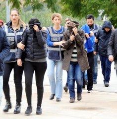 Üniversitedeki 'kaset skandalı' davasında eski personel başkanı açığa alındı