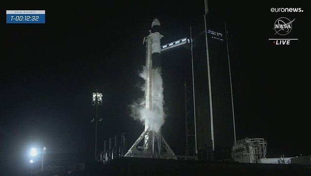 شاهد: إقلاع مركبة تابعة لشركة سبايس اكس حاملة طاقماً جديداً إلى محطة الفضاء