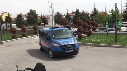 Hızlı tren hattından, piyasa değeri 305 bin lira olan döşeme ray çalan 4 şüpheli yakalandı