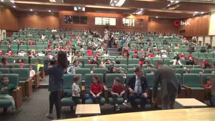 'Hacivat ve Karagöz'den teknoloji bağımlılığı uyarısı