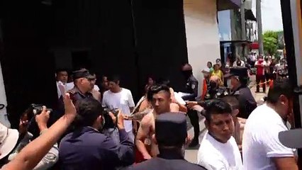 Relief for some, alarm from other as El Salvador rounds up 'gangsters'