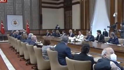 Cumhurbaşkanı Erdoğan "Maskelerinizi çıkarın" istediğini yerine getirmeyen profesör