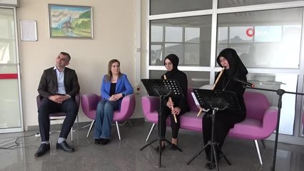 Tedavi gören hastalara ney dinletisi