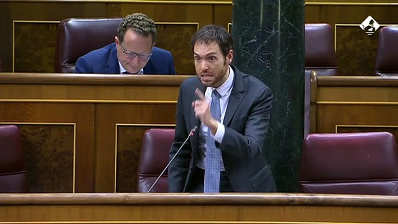 Batet corta el micro a Sayas por denunciar la "traición" a Navarra del PSOE