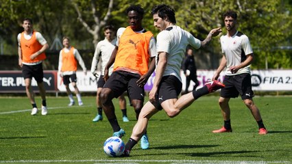 Descargar video: Milanello: inizia la preparazione per la Fiorentina