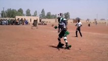 Voici la danse la plus difficile au monde : le Zahouli (marche sur terre)