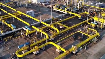 Bruselas acusa a Rusia de "chantaje" por el corte al gas de Polonia y Bulgaria