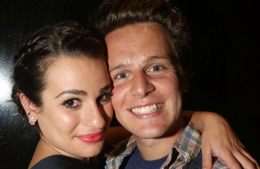 Lea Michele le ofreció un tour de su vagina a Jonathan Groff