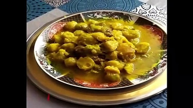طبق باللحم والملفوف بروكسيل لذيذ بزاف Un delizioso piatto con cavoletti di Bruxelles e cavolo cappuccio