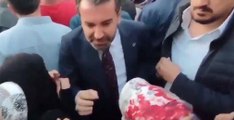 Elazığ Belediye Başkanı Şahin Şerifoğulları ile depremzede arasındaki duşakabin tartışması tepkiye neden oldu