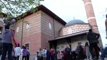 Ankaralılar, Kadir Gecesi'nde iftarını Hacı Bayram Veli Camisi'nde açtı