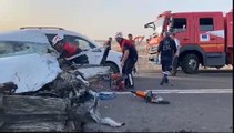 Son dakika haberi... ŞANLIURFA'DA MİNİBÜS İLE OTOMOBİL ÇARPIŞTI 2 ÖLÜ, 6 YARALI