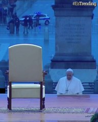 El papa Francisco bendice al mundo ante la pandemia del coronavirus