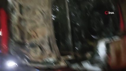 Seyir halindeki araç alev alev yandı