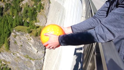 The best game you will ever see/BOWLING BALL Vs. TRAMPOLINE from 165m Dam