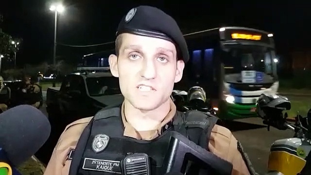 Veículo furtado é recuperado minutos depois; Tenente relatou que indivíduo foi fugir, caiu e foi detido