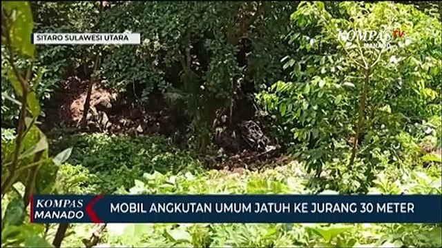 Mobil Angkutan Umum Jatuh Ke Jurang 30 Meter