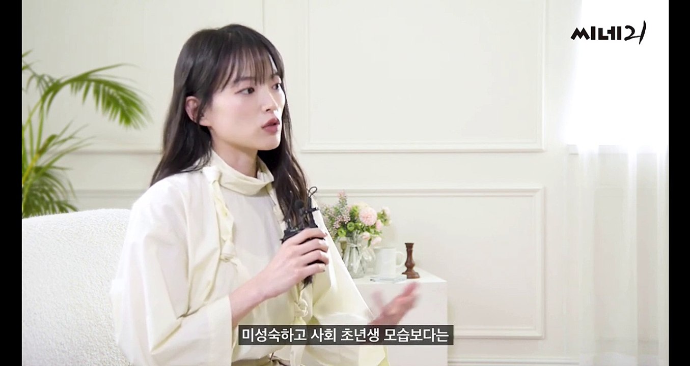 [#배우인터뷰] 9시 뉴스 간판 앵커 천우희, 고난이도 연기까지 해낸 대변신! 영화 〈앵커〉 출연기