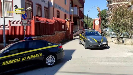 Caltanissetta, venditore ambulante trovato con la droga