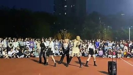 The atmosphere at the scene is really good, it is a playground bank, I love everyone so much
