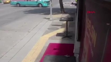 Son dakika haber... MİNİBÜSLE MOTOSİKLETİN ÇARPIŞTIĞI KAZA KAMERADA