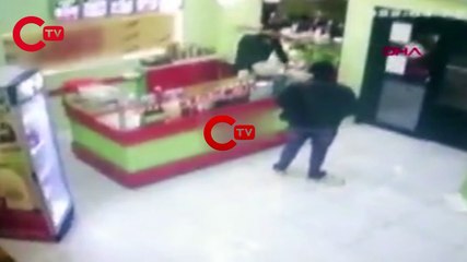 Avcılar'da çiğköftecide dehşet: Sipariş verdi ateş etti