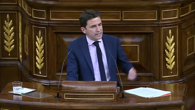 El encendido alegato final de Pedro Casares (PSOE): No vuelvan a fallar a España y voten por los españoles