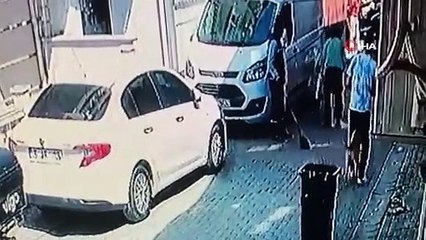 Korku dolu anlar! Köpeğini parka götüren kadın dehşeti yaşadı