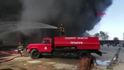 LÜLEBURGAZ'DA MOBİLYA FABRİKASINDA YANGIN