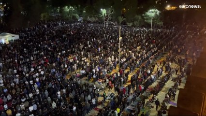 شاهد: الفلسطينيون يحيون ليلة القدر بالمسجد الأقصى