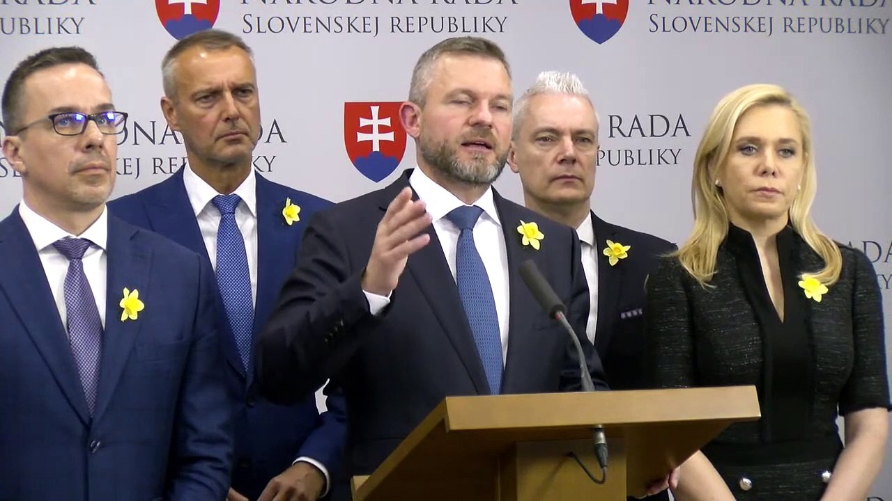 ZÁZNAM: Pellegrini nemá istotu, že by Fica vydali spravodlivosti, žiadosť nepodporí