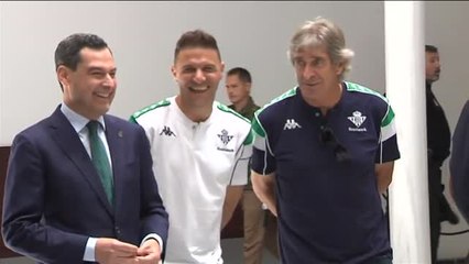 Juanma Moreno recibe al Betis