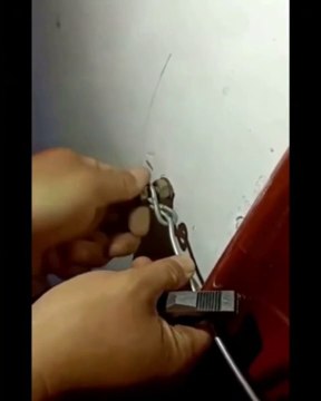 Le gouvernent Chinois verrouille les portes de l'extérieur de la population pour se protéger d uCovid