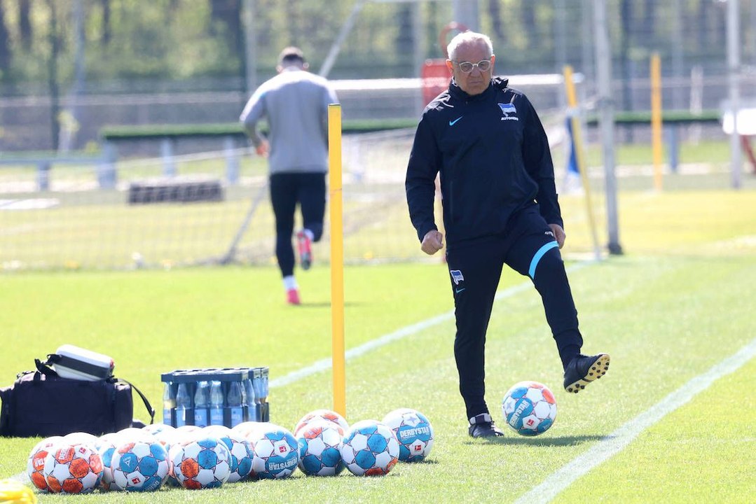 'In Bielefeld Silber holen': Magaths Medaillenlehre im Abstiegskampf