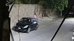 Car theft : चोर की हिमाकत, video में देखें मालिक के सामने कैसे चुराई कार
