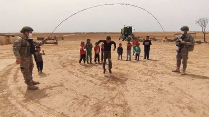 Mehmetçik'ten Barış Pınarı bölgesine yardım eli